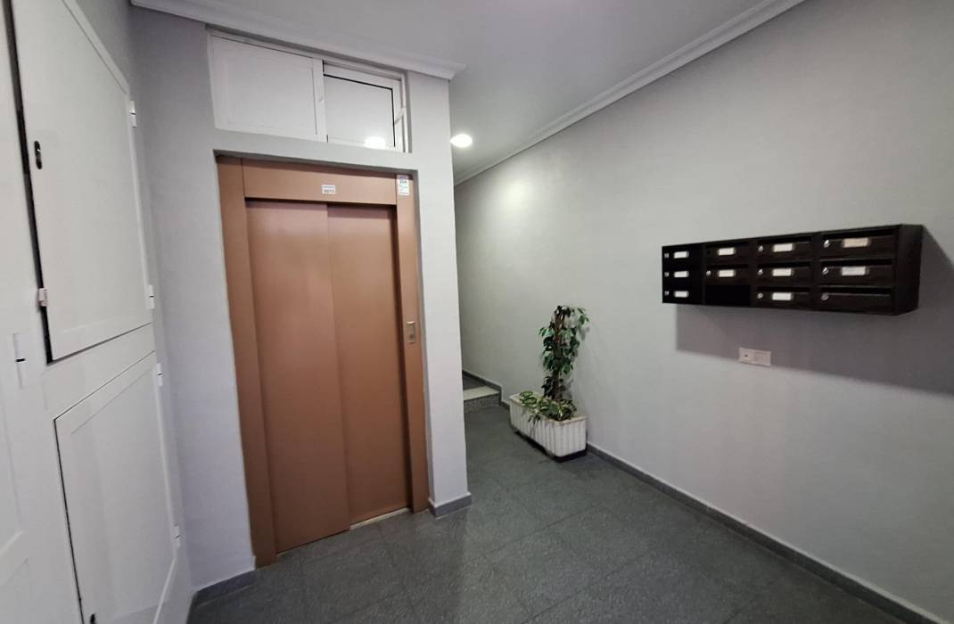 Resale - Apartment - Torrevieja - torrevieja