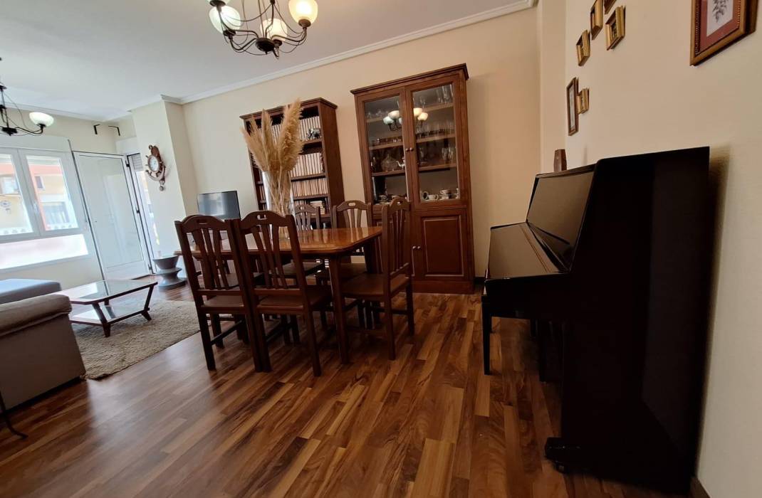 Resale - Apartment - Torrevieja - torrevieja
