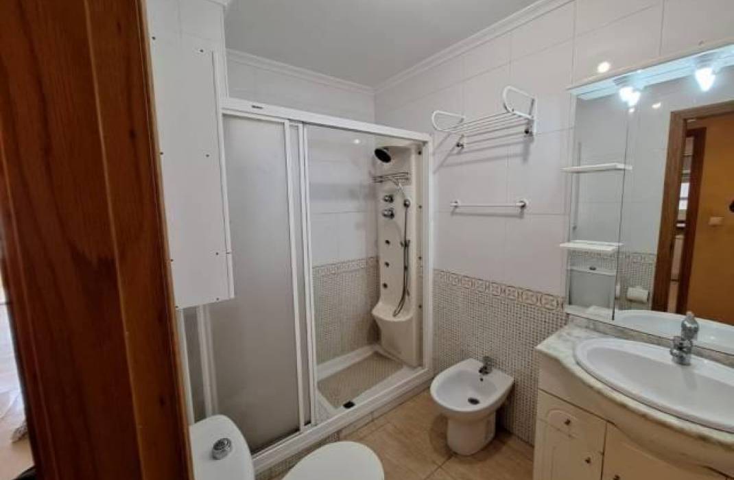 Resale - Apartment - Torrevieja - torrevieja