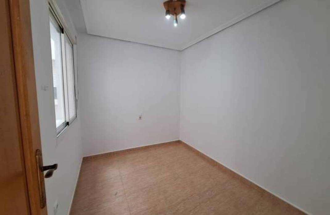 Resale - Apartment - Torrevieja - torrevieja