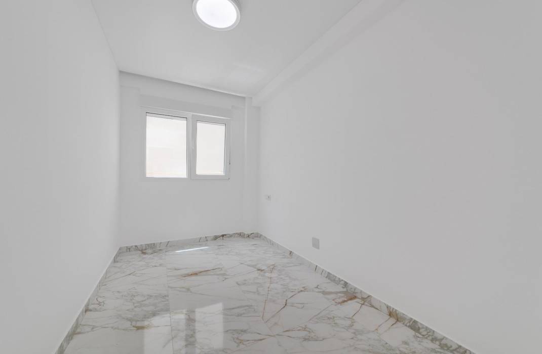 Resale - Apartment - Torrevieja - torrevieja