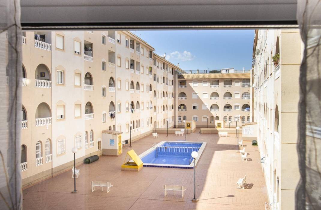 Resale - Apartment - Torrevieja - torrevieja