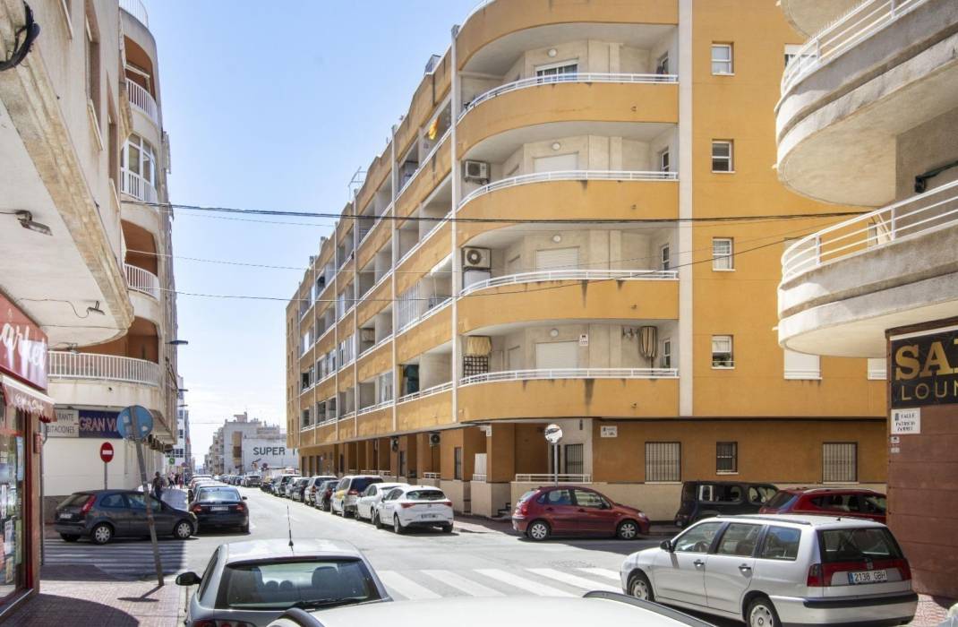 Resale - Apartment - Torrevieja - torrevieja