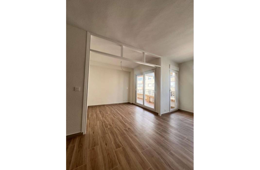 Resale - Apartment - Torrevieja - torrevieja