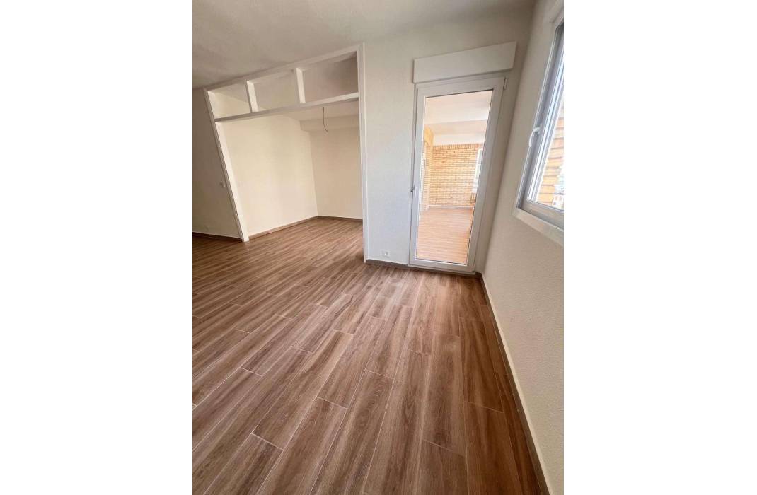 Resale - Apartment - Torrevieja - torrevieja