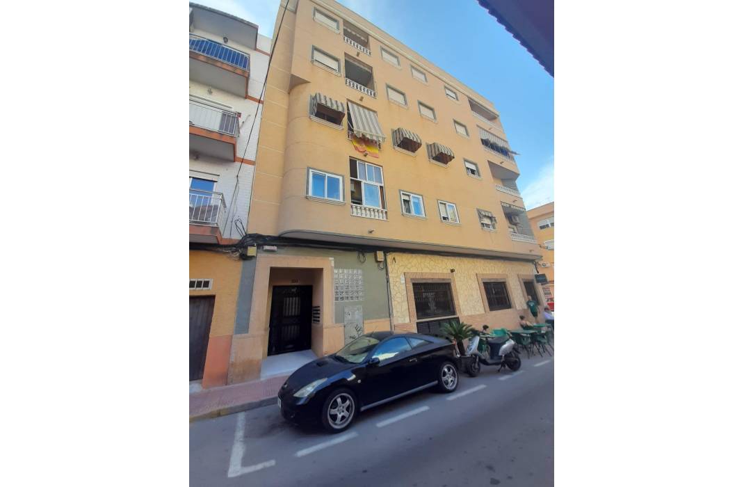 Resale - Apartment - Torrevieja - torrevieja