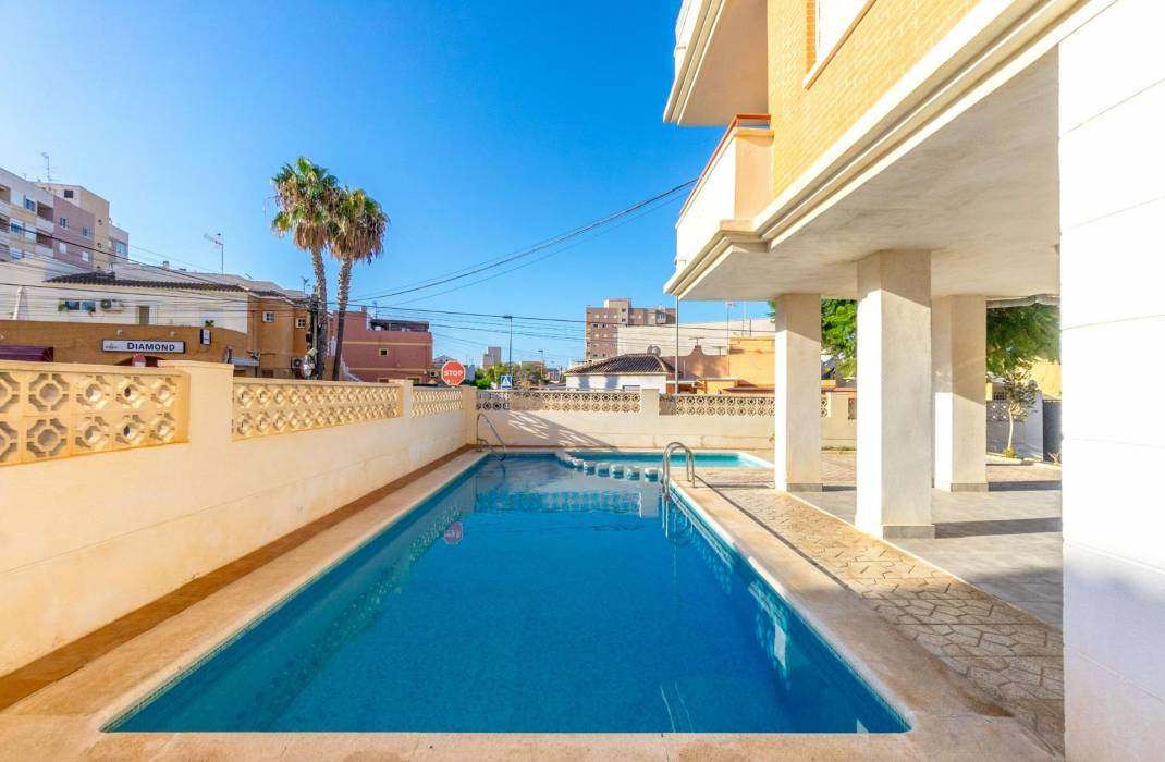 Resale - Apartment - Torrevieja