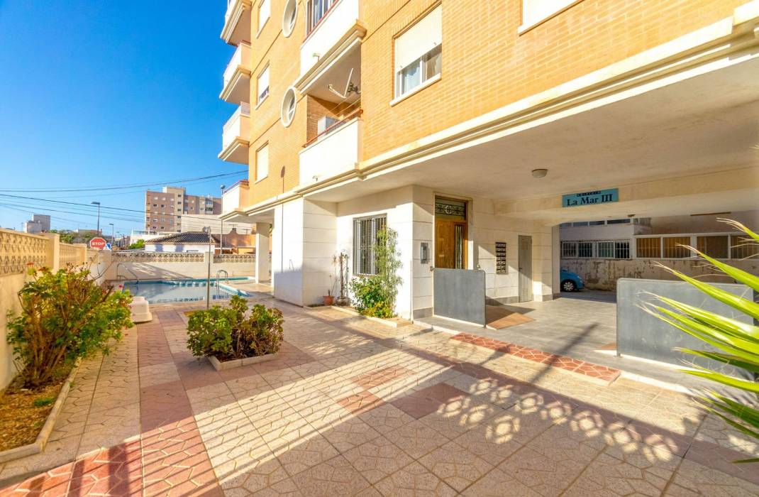 Resale - Apartment - Torrevieja