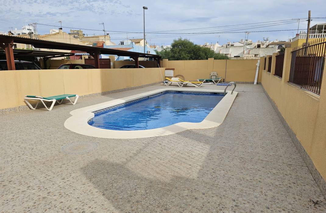 Resale - Apartment - Torrevieja