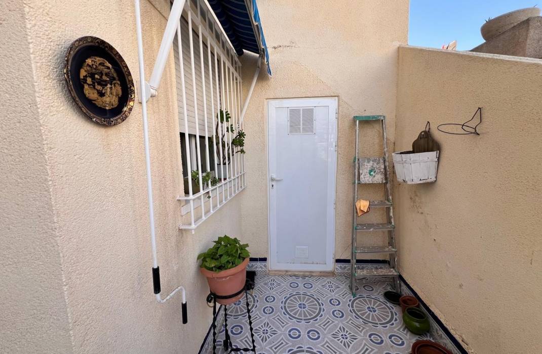 Resale - Bungalow - Orihuela Costa - La Zenia