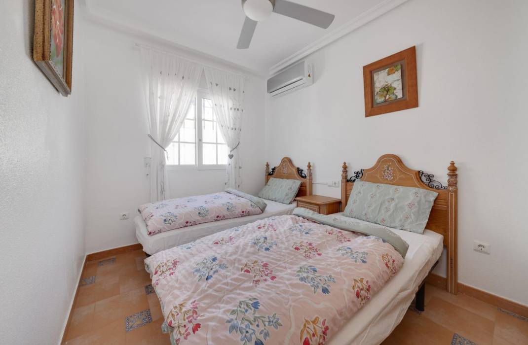 Resale - Bungalow - Orihuela Costa - Montezenia