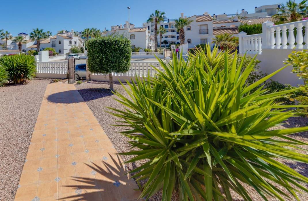 Resale - Bungalow - Orihuela Costa - Montezenia