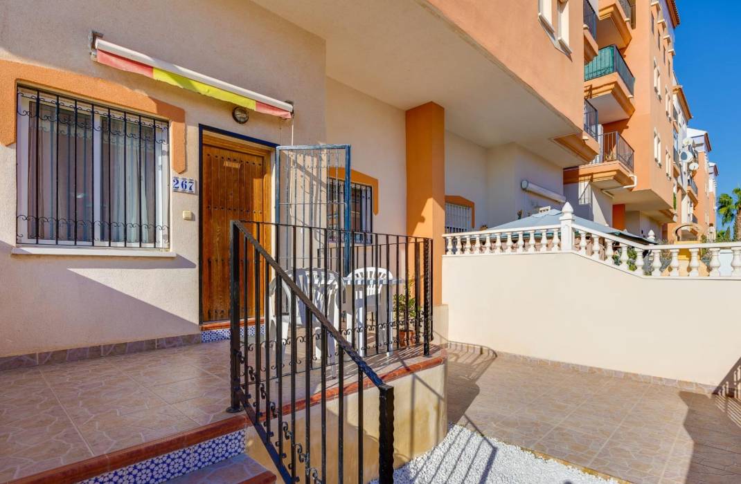 Resale - Bungalow - Orihuela Costa - Playa Flamenca