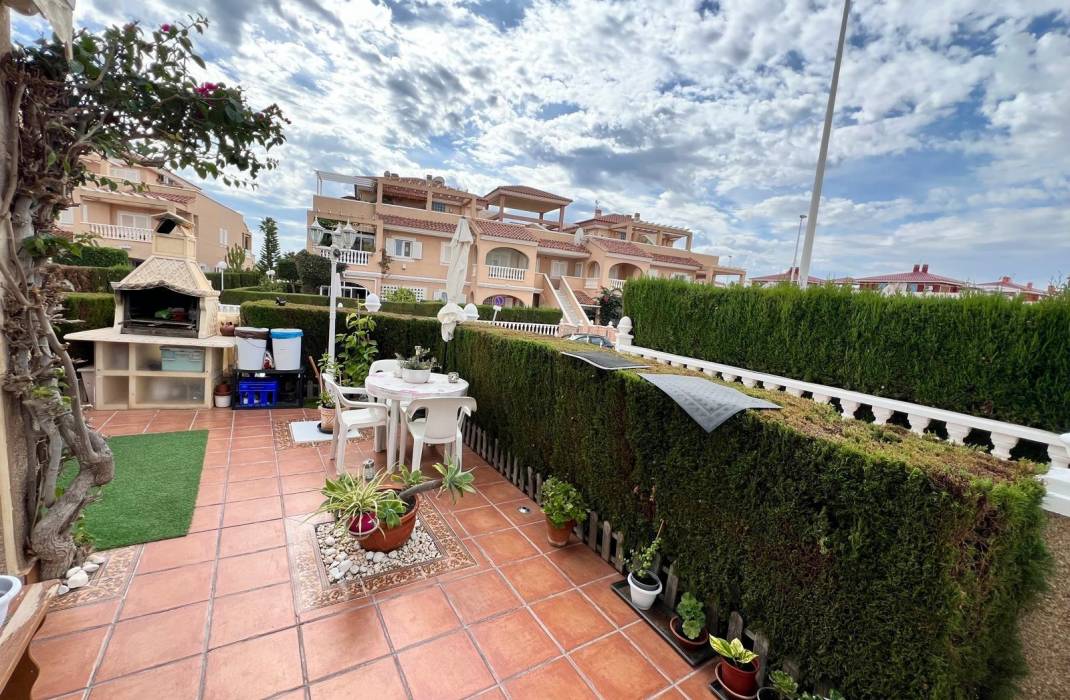 Resale - Bungalow - Orihuela Costa - Punta Prima