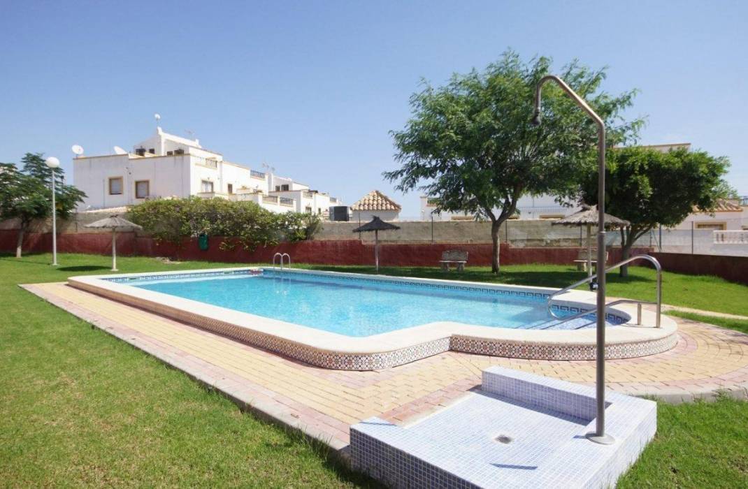 Resale - Bungalow - Orihuela Costa