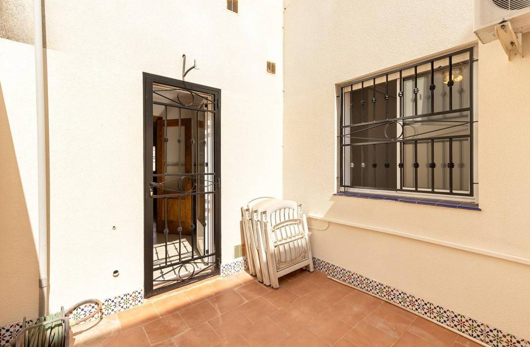 Resale - Bungalow - Orihuela Costa