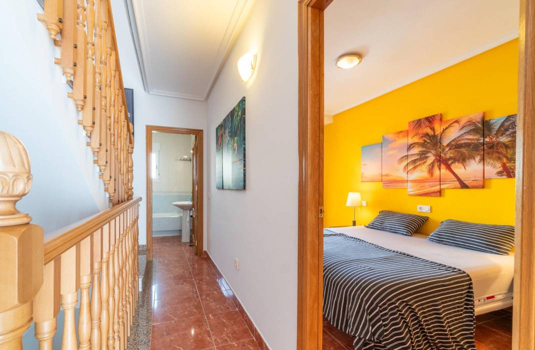 Resale - Bungalow - Orihuela Costa