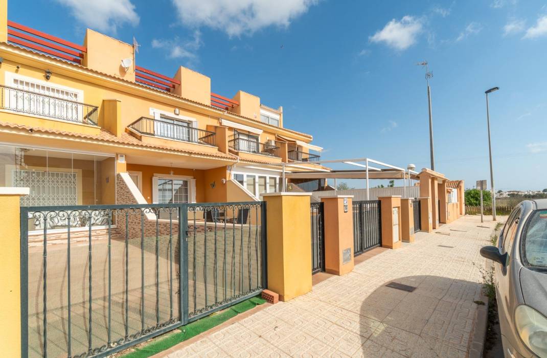 Resale - Bungalow - Orihuela Costa