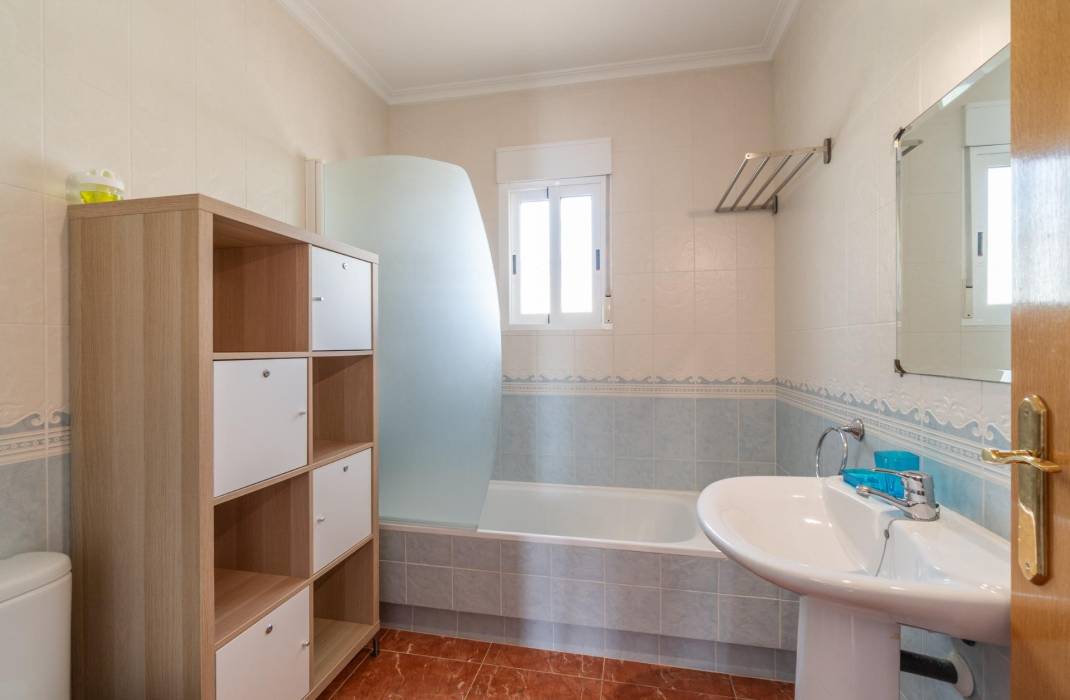 Resale - Bungalow - Orihuela Costa