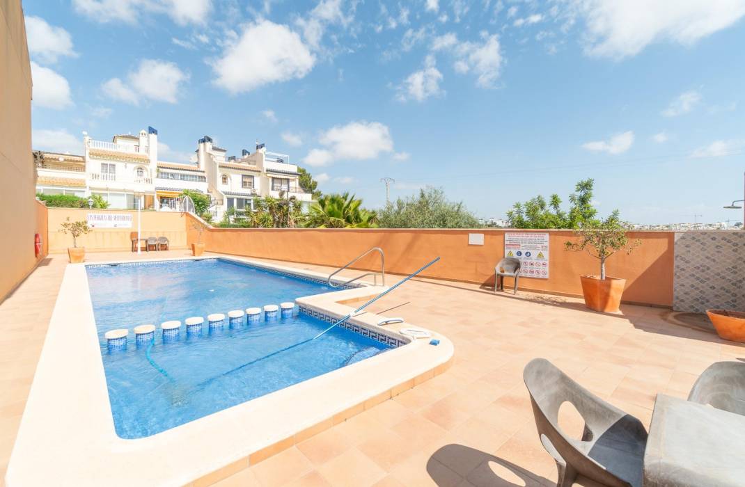 Resale - Bungalow - Orihuela Costa
