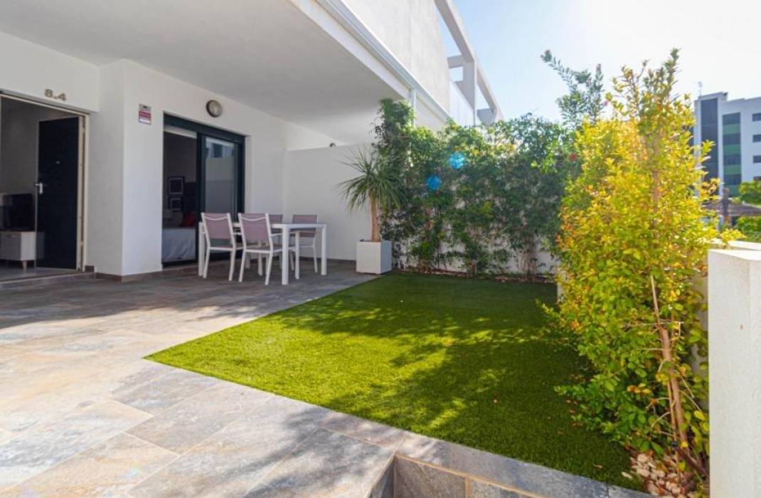 Resale - Bungalow - Pilar de la Horadada - RioMar