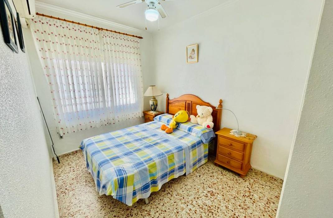 Resale - Bungalow - Torre de la Horadada - Calle Navegantes n 68