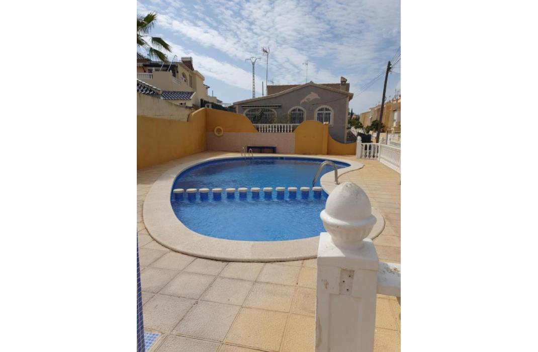 Resale - Bungalow - Torrevieja - 0