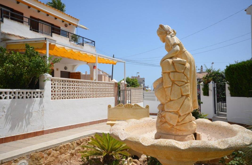 Resale - Bungalow - Torrevieja - Aguas nuevas 2