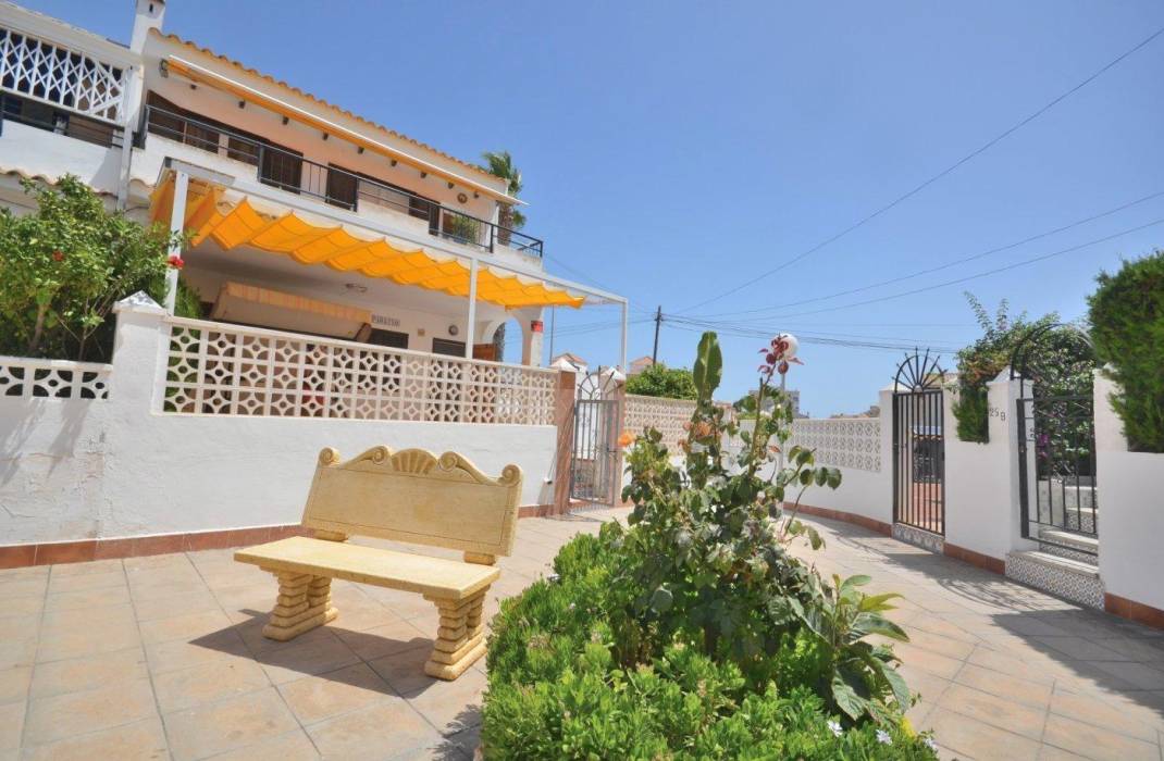 Resale - Bungalow - Torrevieja - Aguas nuevas 2