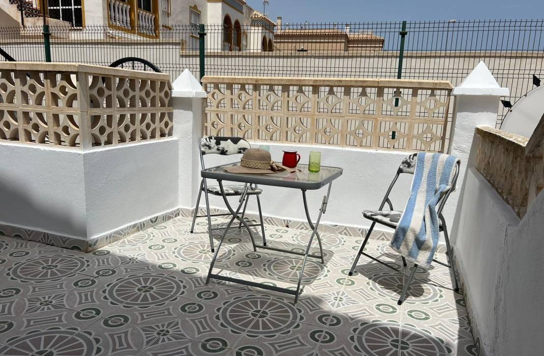 Resale - Bungalow - Torrevieja - Aguas nuevas 2