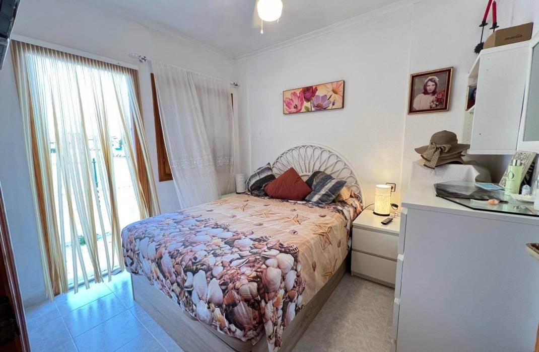 Resale - Bungalow - Torrevieja - Aguas nuevas 2