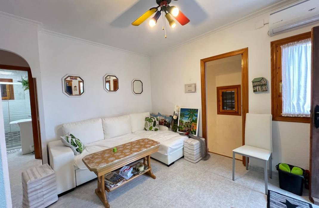 Resale - Bungalow - Torrevieja - Aguas nuevas 2