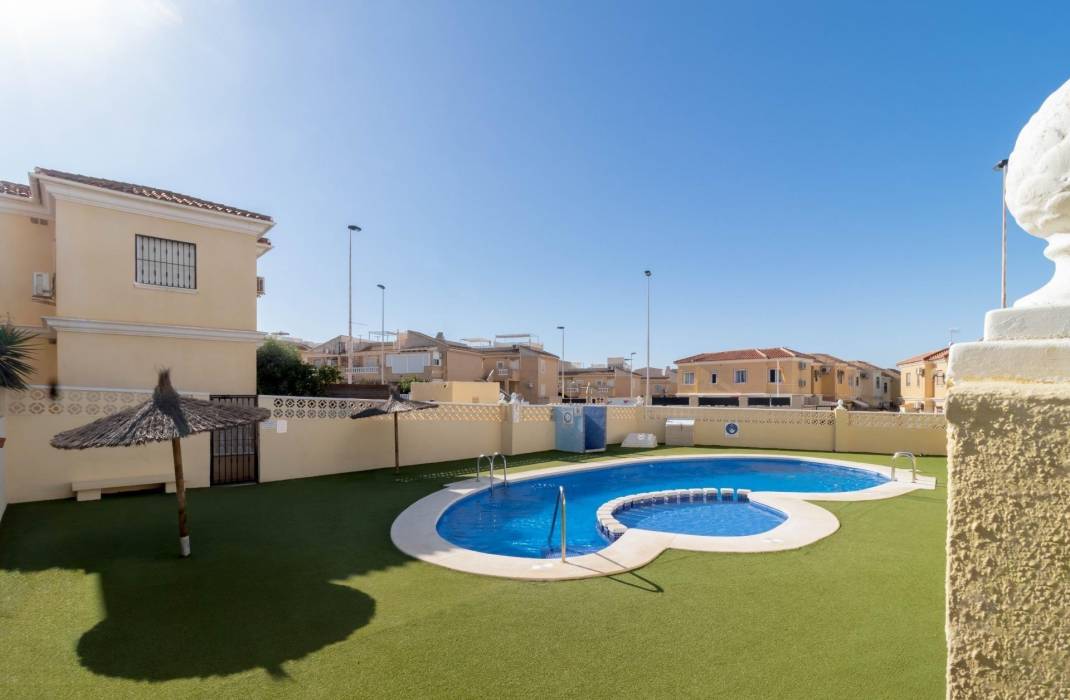 Resale - Bungalow - Torrevieja - Aguas Nuevas