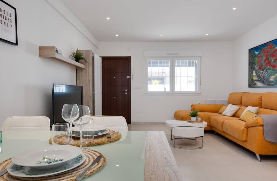 Resale - Bungalow - Torrevieja - Aguas Nuevas