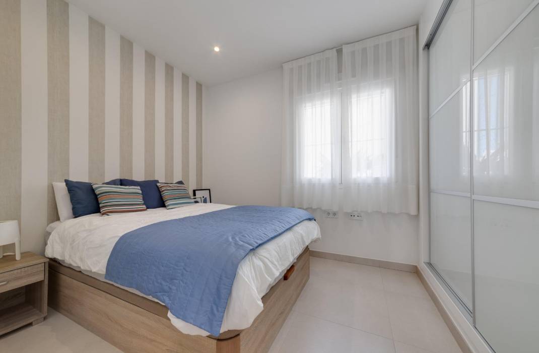 Resale - Bungalow - Torrevieja - Aguas Nuevas