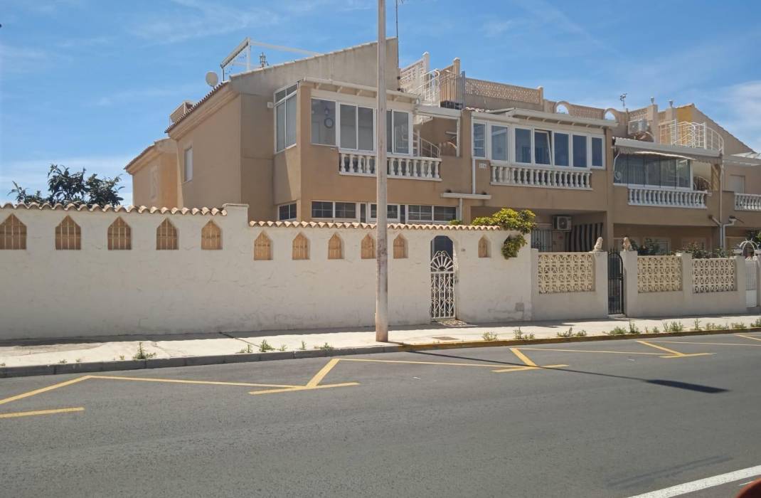 Resale - Bungalow - Torrevieja - Calas blanca