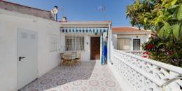 Resale - Bungalow - Torrevieja - CALLE MANUEL BENITEZ EL CORD, 40