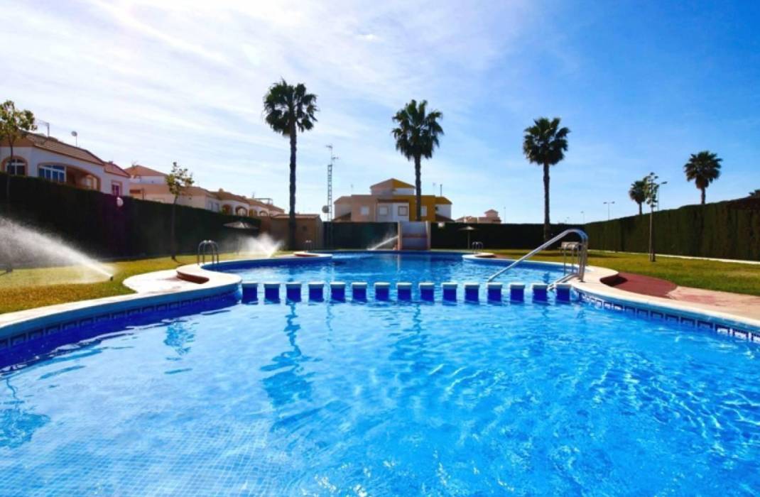 Resale - Bungalow - Torrevieja - La Siesta - El Salado - Torreta