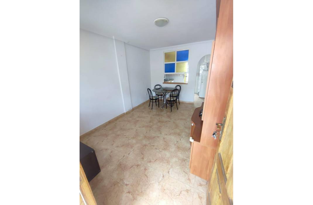 Resale - Bungalow - Torrevieja - La Siesta - El Salado - Torreta