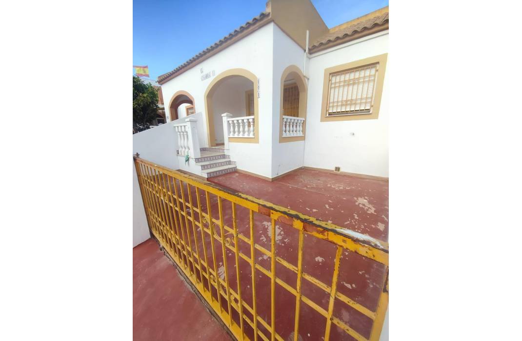 Resale - Bungalow - Torrevieja - La Siesta - El Salado - Torreta