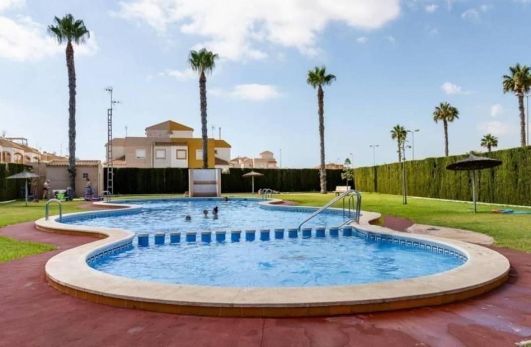 Resale - Bungalow - Torrevieja - La Siesta - El Salado - Torreta