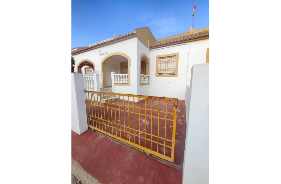 Resale - Bungalow - Torrevieja - La Siesta - El Salado - Torreta