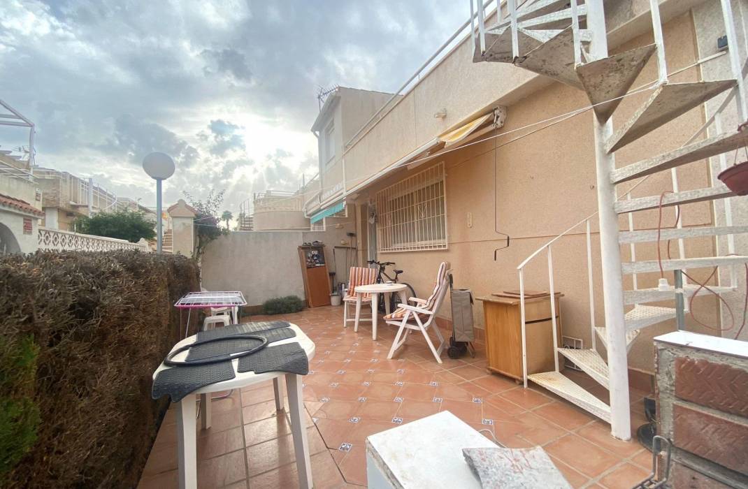 Resale - Bungalow - Torrevieja - Los altos