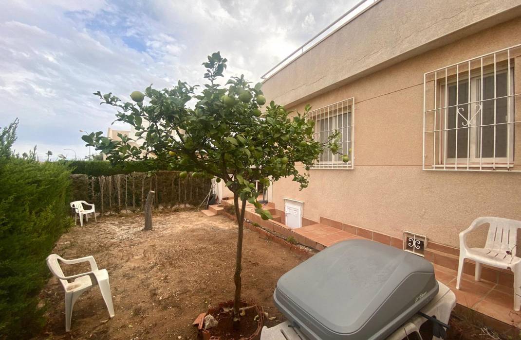 Resale - Bungalow - Torrevieja - Los altos