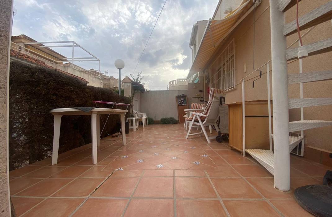 Resale - Bungalow - Torrevieja - Los altos