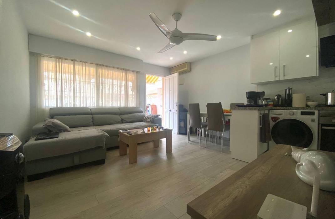 Resale - Bungalow - Torrevieja - Los altos