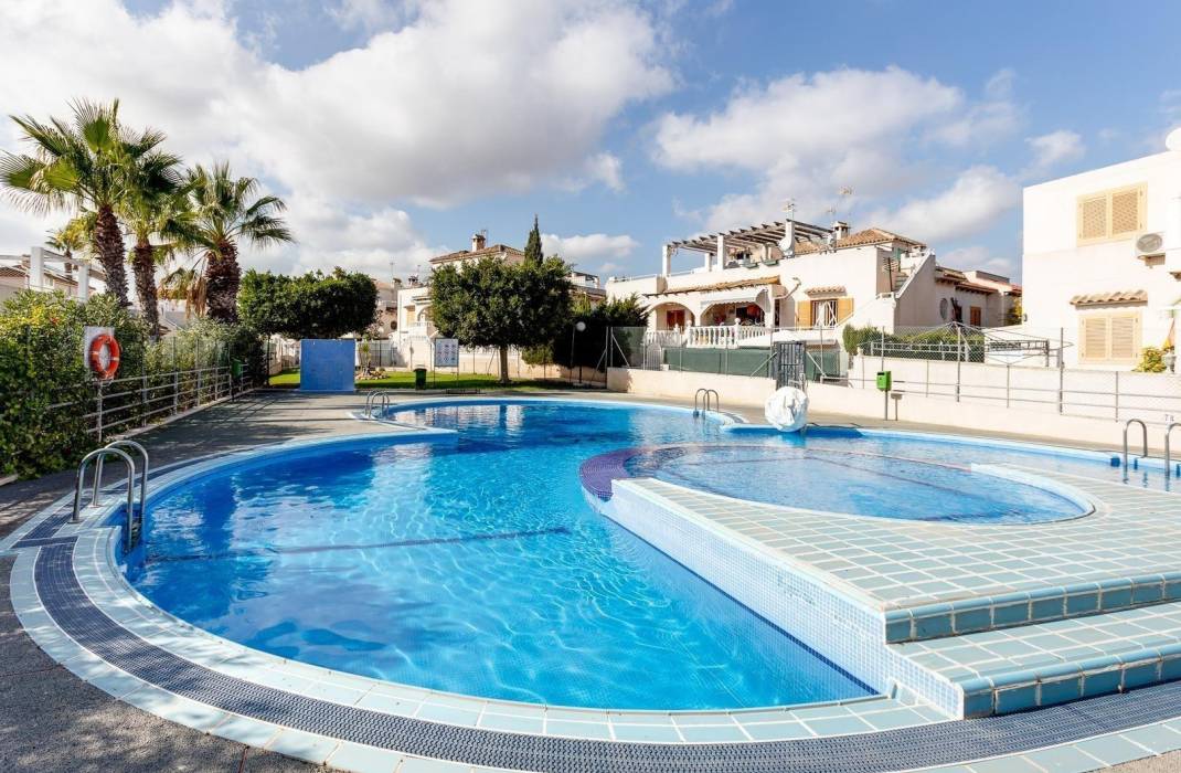 Resale - Bungalow - Torrevieja - Los Balcones - Los Altos del Edén