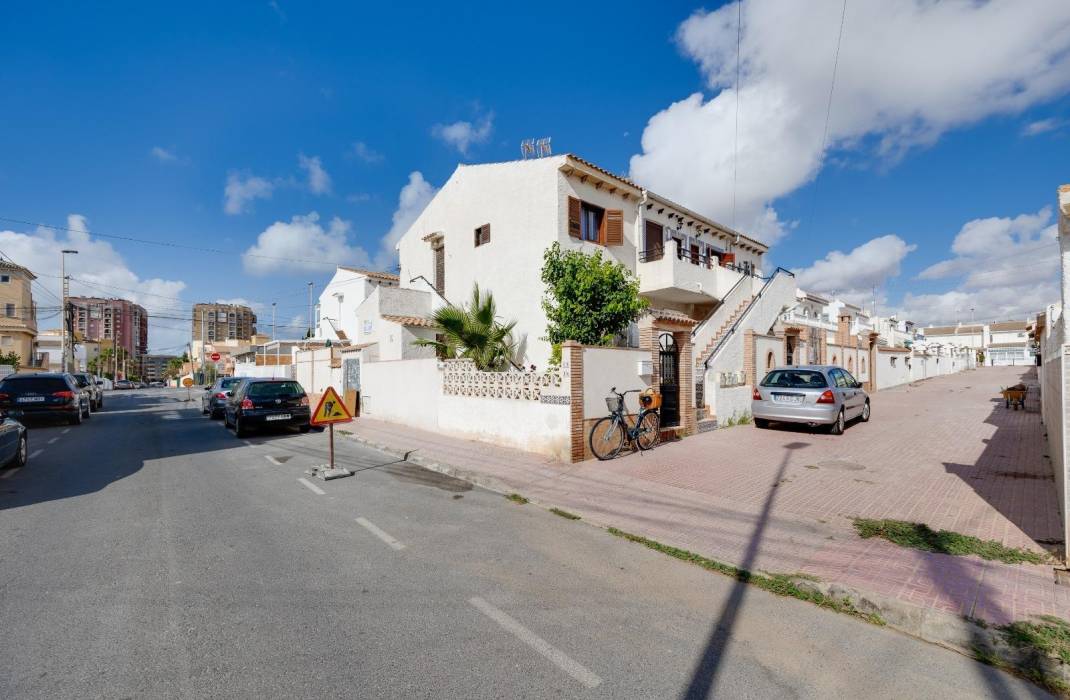 Resale - Bungalow - Torrevieja - Los Frutales