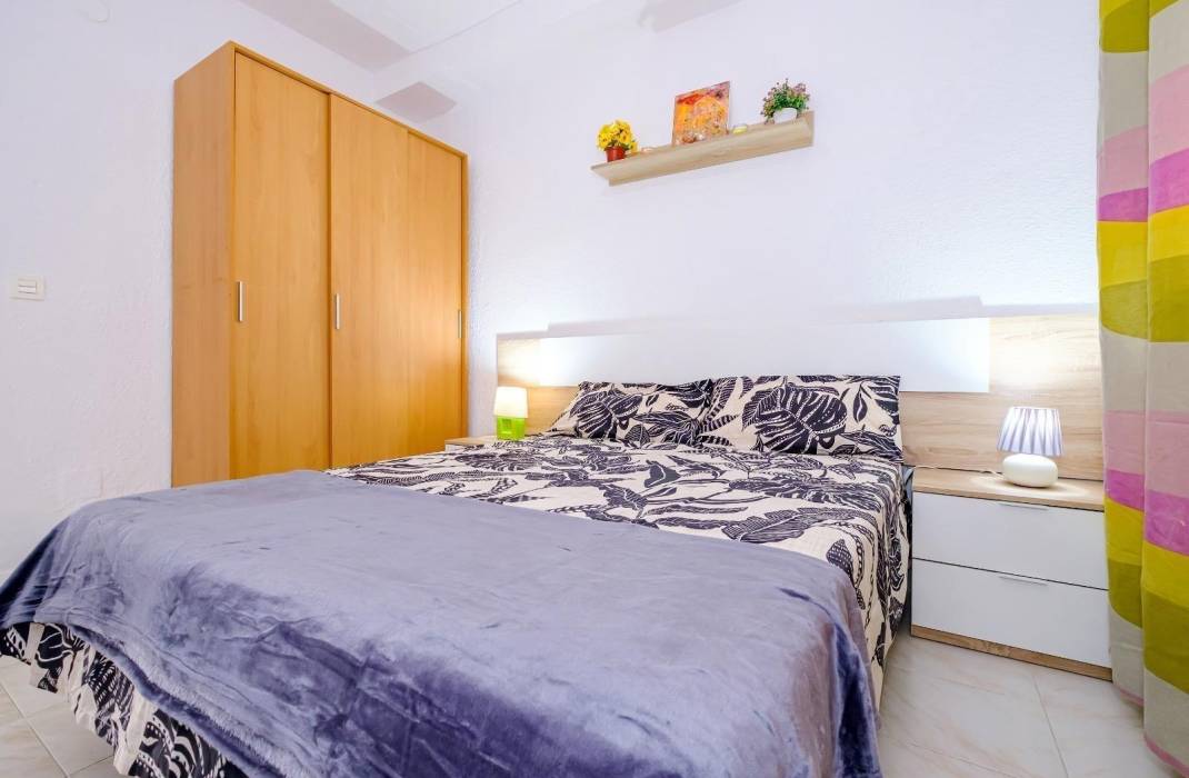 Resale - Bungalow - Torrevieja - Playa de los Naufragos