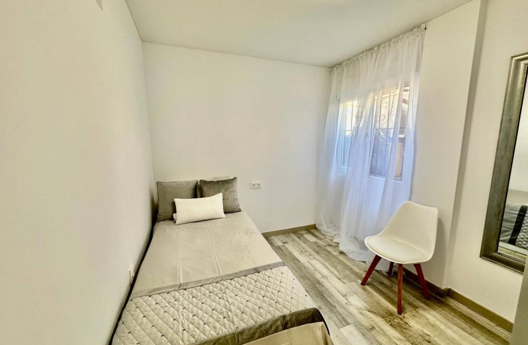 Resale - Bungalow - Torrevieja - Torreblanca